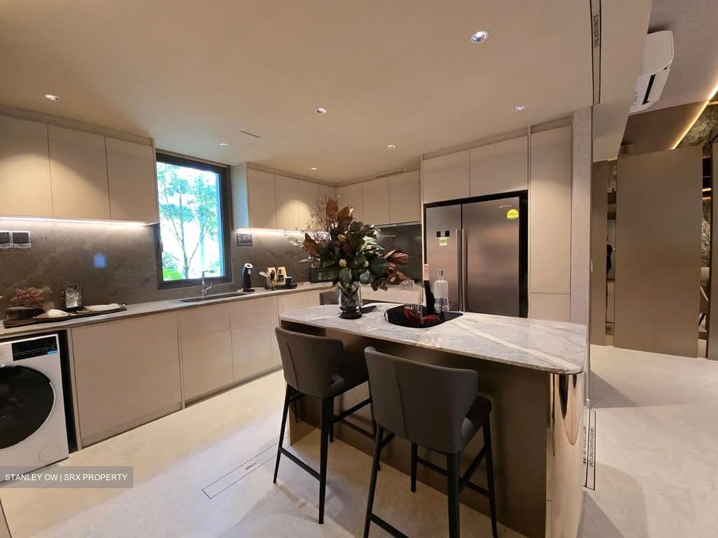 River Modern (D9), Apartment #527440361